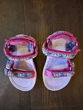 Toddler Tevas
